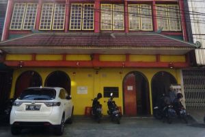 Di masjid ini tarawih hanya Sabtu & Minggu dengan imam khusus mualaf