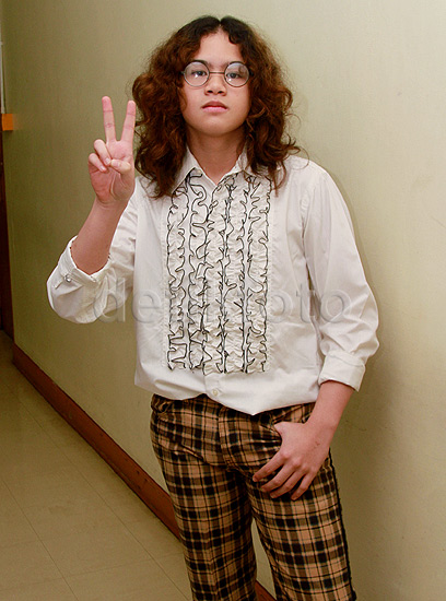 seleb belah tengah  © 2016 brilio.net