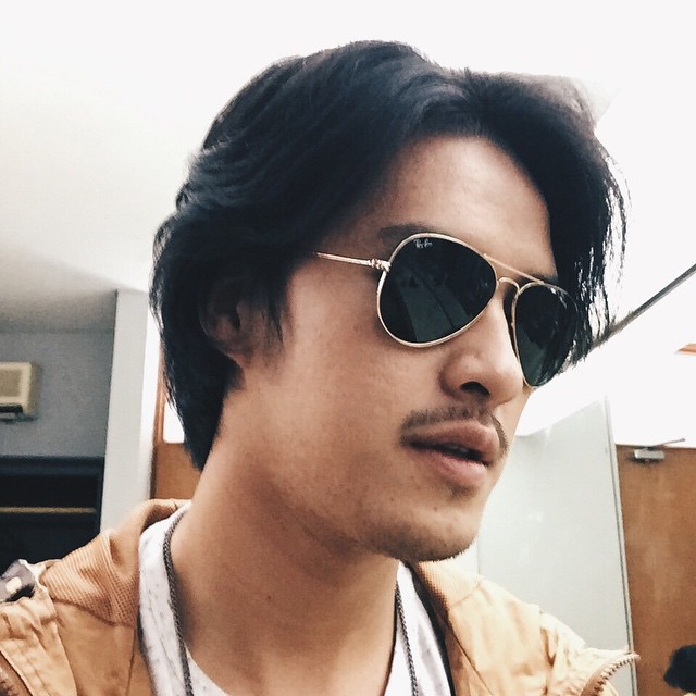 seleb belah tengah  © 2016 brilio.net