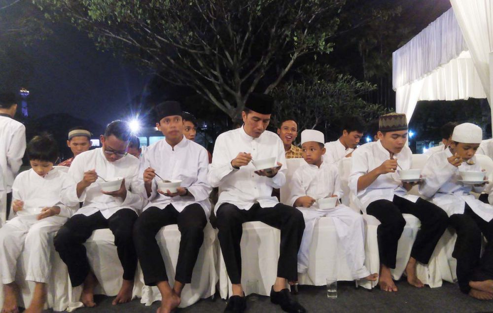 Kebiasaan saat bulan Ramadan ini Indonesia banget, nggak ada duanya