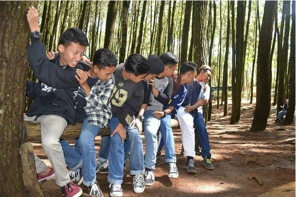 foto kocak bareng teman kelas 1-15 © 2016 brilio.net foto kocak bareng teman kelas 1-15 © 2016 brilio.net