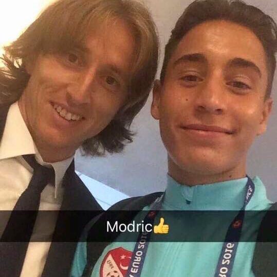 Pemain muda Turki ini ajak Luca Modric selfie meski membobol gawangnya