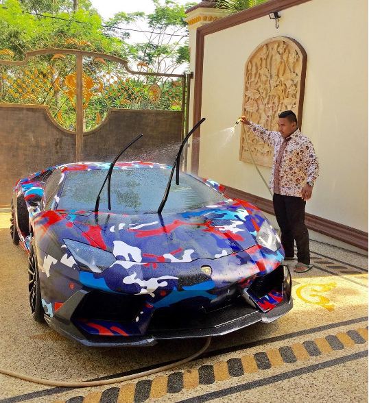 kehidupan para pejabat super mewah © 2016 brilio.net kehidupan para pejabat super mewah © 2016 brilio.net