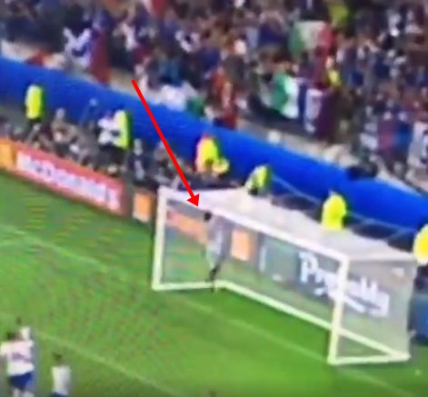 kiper Italia saat selebrasi bikin ngakak © 2016 brilio.net