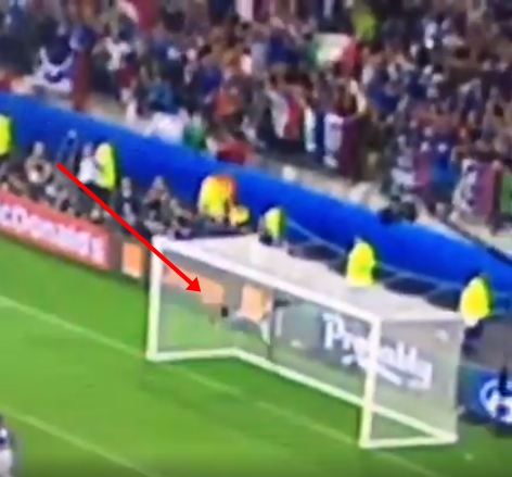 kiper Italia saat selebrasi bikin ngakak © 2016 brilio.net