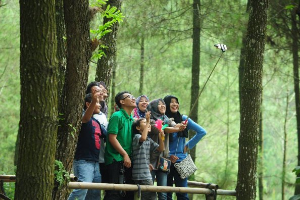 top selfie Pinusan © 2016 brilio.net top selfie Pinusan © 2016 brilio.net