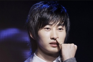 artis ngupil © 2016 brilio.net artis ngupil © 2016 brilio.net