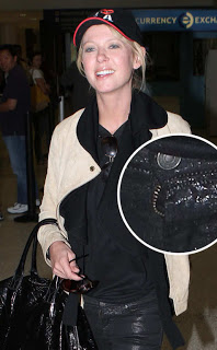 10 Artis ini ketahuan lupa mengancingkan resleting celana, duh malunya