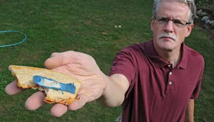 Benda menjijikkan di fast food © 2016 brilio.net Benda menjijikkan di fast food © 2016 brilio.net