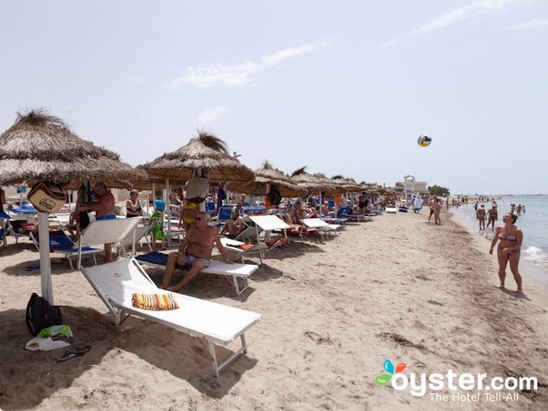 promo hotel © 2016 brilio.net promo hotel © 2016 brilio.net