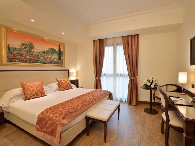 promo hotel © 2016 brilio.net promo hotel © 2016 brilio.net