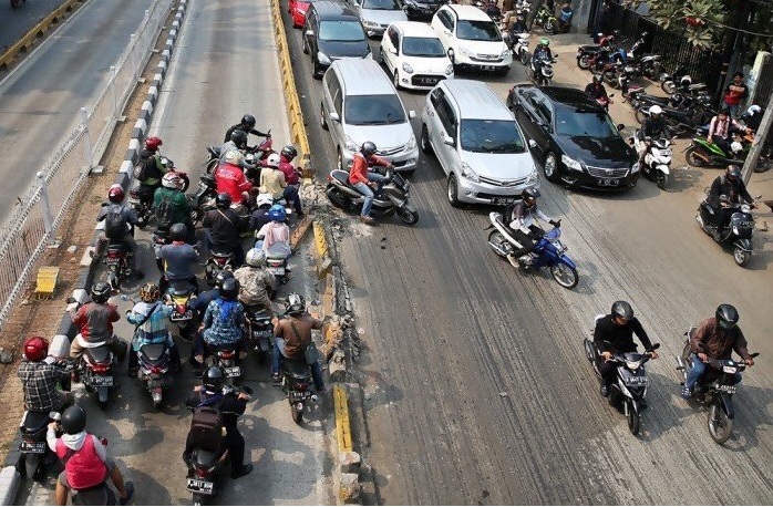 Langgar Busway © 2016 brilio.net Langgar Busway © 2016 brilio.net