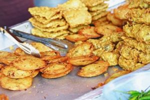 Hindari konsumsi 5 makanan ini buat buka puasa, akibatnya bisa fatal!