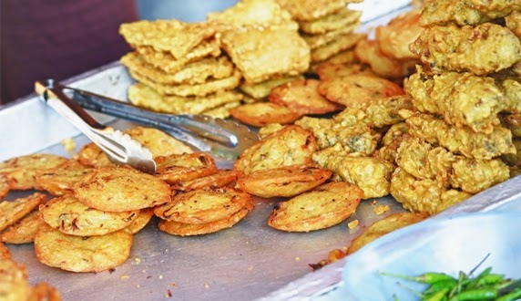 Hindari konsumsi 5 makanan ini buat buka puasa, akibatnya bisa fatal!