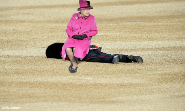 foto editan prajurit pingsan 1-16 © 2016 brilio.net foto editan prajurit pingsan 1-16 © 2016 brilio.net