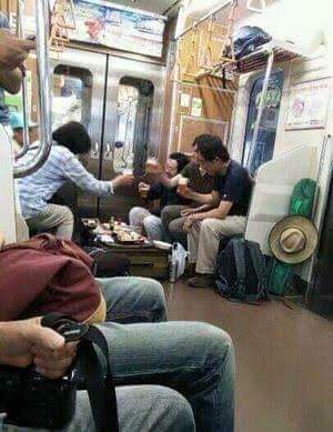 tingkah konyol orang Jepang © 2016 brilio.net tingkah konyol orang Jepang © 2016 brilio.net