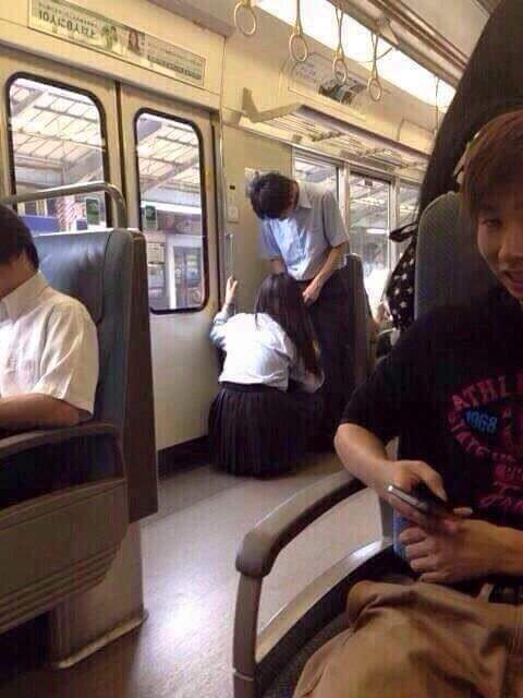 tingkah konyol orang Jepang © 2016 brilio.net tingkah konyol orang Jepang © 2016 brilio.net