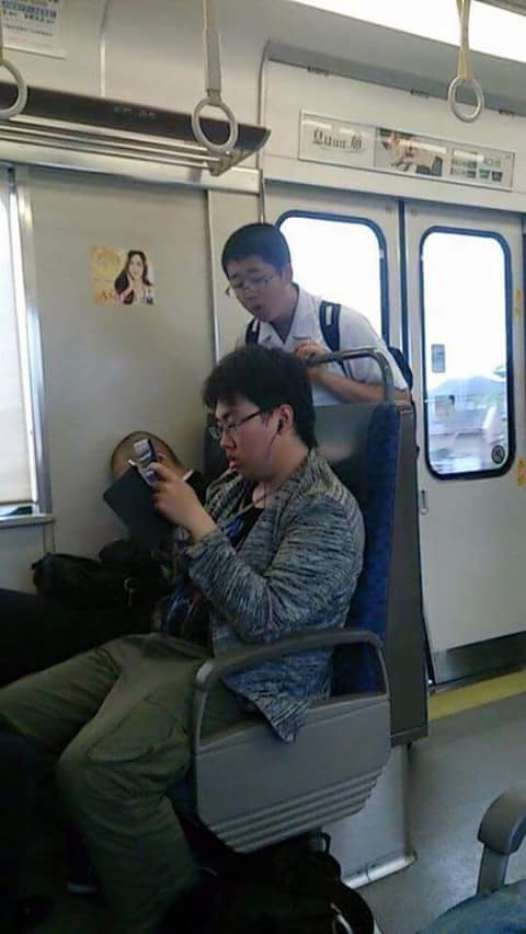 tingkah konyol orang Jepang © 2016 brilio.net tingkah konyol orang Jepang © 2016 brilio.net