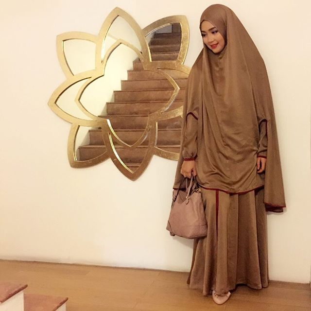 artis hijab syari © 2016 brilio.net artis hijab syari © 2016 brilio.net