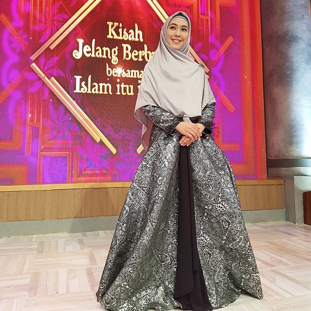 artis hijab syari © 2016 brilio.net artis hijab syari © 2016 brilio.net