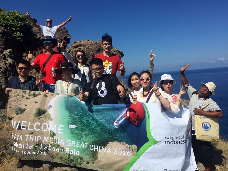 Jurnalis China terkesima dengan kecantikan gunung dan laut Labuan Bajo