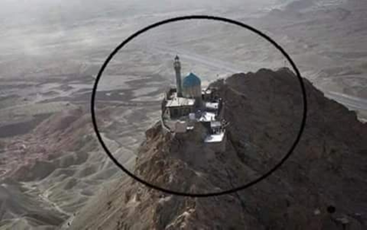 Netizen Malaysia dihebohkan bangunan mirip masjid di puncak gunung