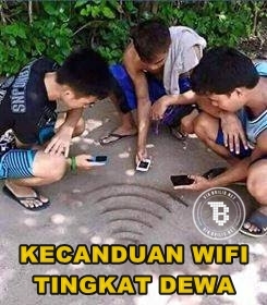 meme pencari Wifi © 2016 brilio.net