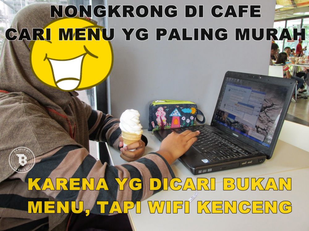 meme pencari Wifi © 2016 brilio.net