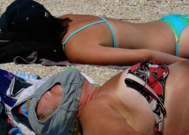 25 Pose gokil di pantai © 2016 brilio.net 25 Pose gokil di pantai © 2016 brilio.net