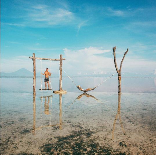 birunya pantai di lombok 1-16 © 2016 brilio.net