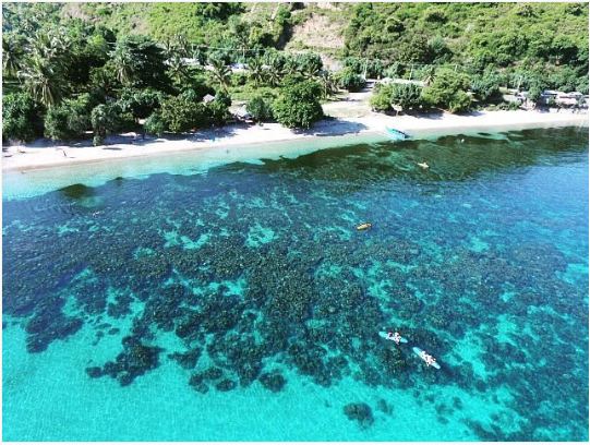 birunya pantai di lombok 1-16 © 2016 brilio.net
