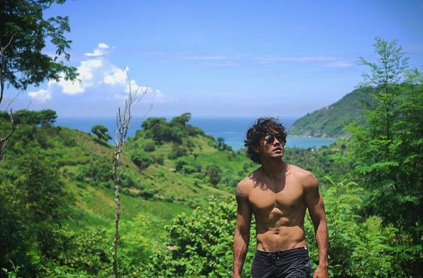 artis traveling © 2016 brilio.net