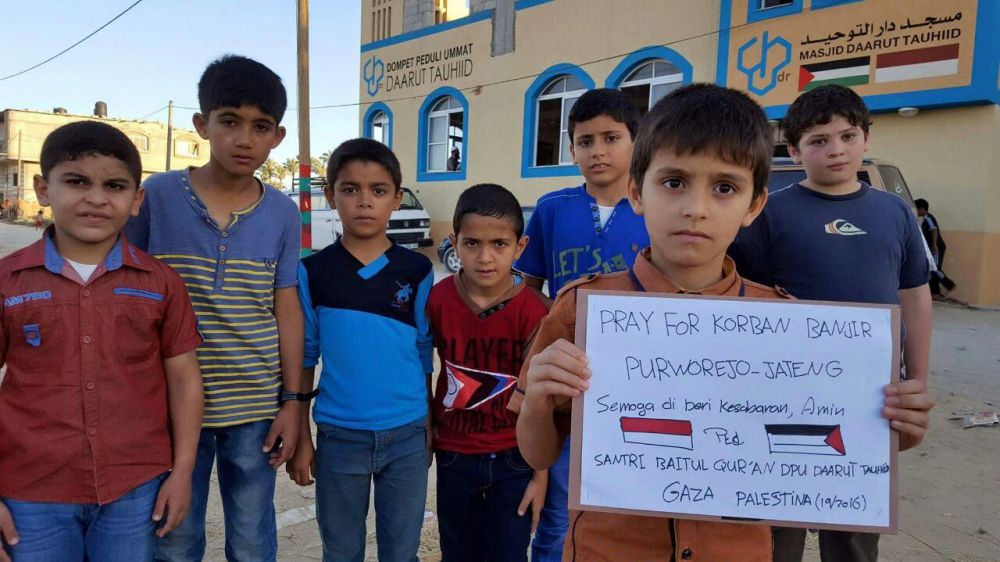 Anak-anak Palestina kirim doa untuk korban banjir Purworejo & Aa Gym