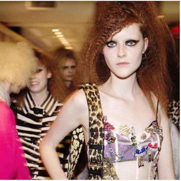 8 Tren fashion tahun 80-an yang kini hits kembali, apa saja ya?