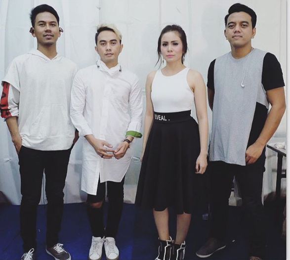 vokalis wanita terbaik © 2016 brilio.net vokalis wanita terbaik © 2016 brilio.net