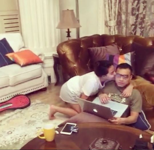 Video Aurel tiba-tiba cium Anang Hermansyah ini bikin netizen terharu