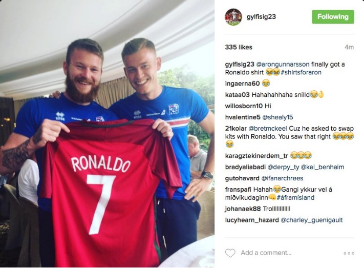 Ditolak tukar kaus, pemain Islandia ini akhirnya dapatkan jersey CR7