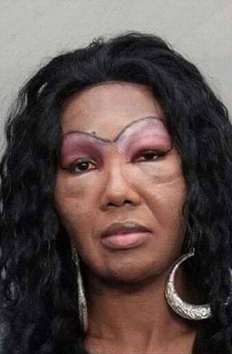 desain alis aneh © 2016 brilio.net