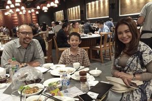 Rossa buka puasa bareng mantan suami, netizen ribut siapa yang bayar