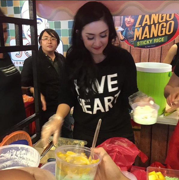 nafa urbach ketan © 2016 brilio.net nafa urbach ketan © 2016 brilio.net