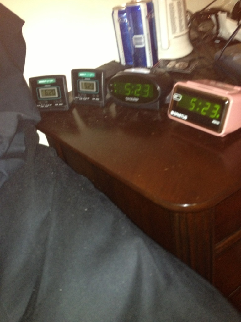 Alarm bangun pagi © 2016 brilio.net Alarm bangun pagi © 2016 brilio.net