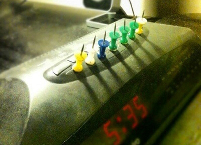 Alarm bangun pagi © 2016 brilio.net Alarm bangun pagi © 2016 brilio.net