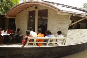 Sering dilanda banjir, daerah ini dirikan sekolah apung