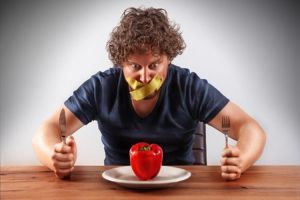 9 Tindakan ini sering dianggap membatalkan puasamu, padahal...