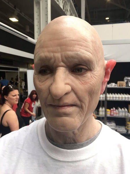 makeup lelaki tua bergaya punk © 2016 brilio.net makeup lelaki tua bergaya punk © 2016 brilio.net