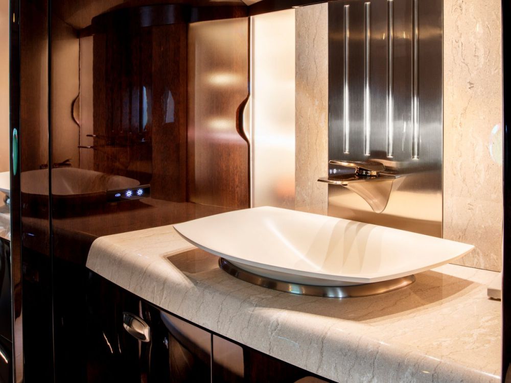 isi pesawat jet pribadi © 2016 brilio.net