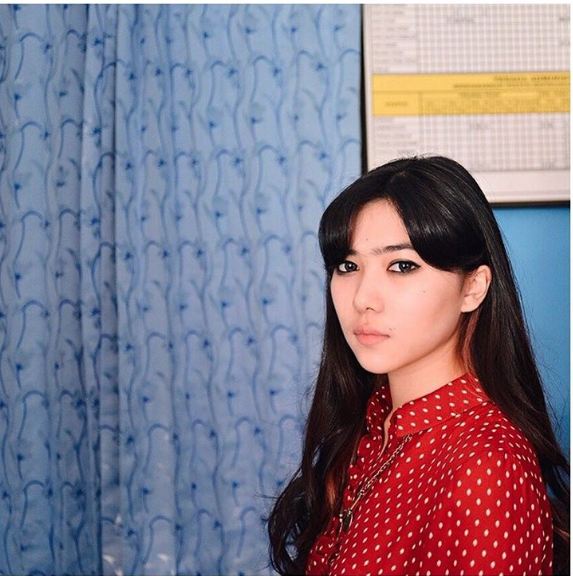 cewek berponi © 2016 brilio.net