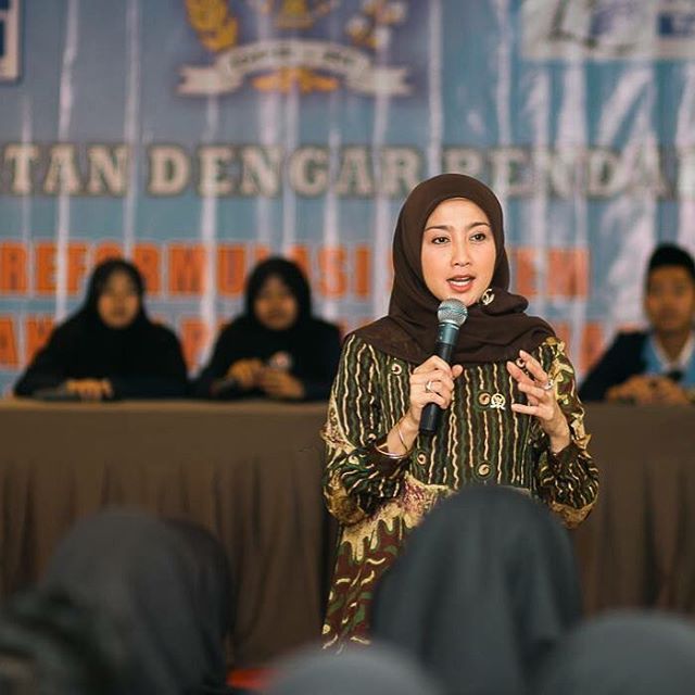 artis cantik magister © 2016 brilio.net artis cantik magister © 2016 brilio.net