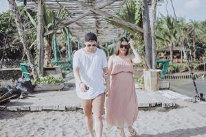 4 Pasangan artis ini butuh waktu lama berpacaran sebelum ke pelaminan