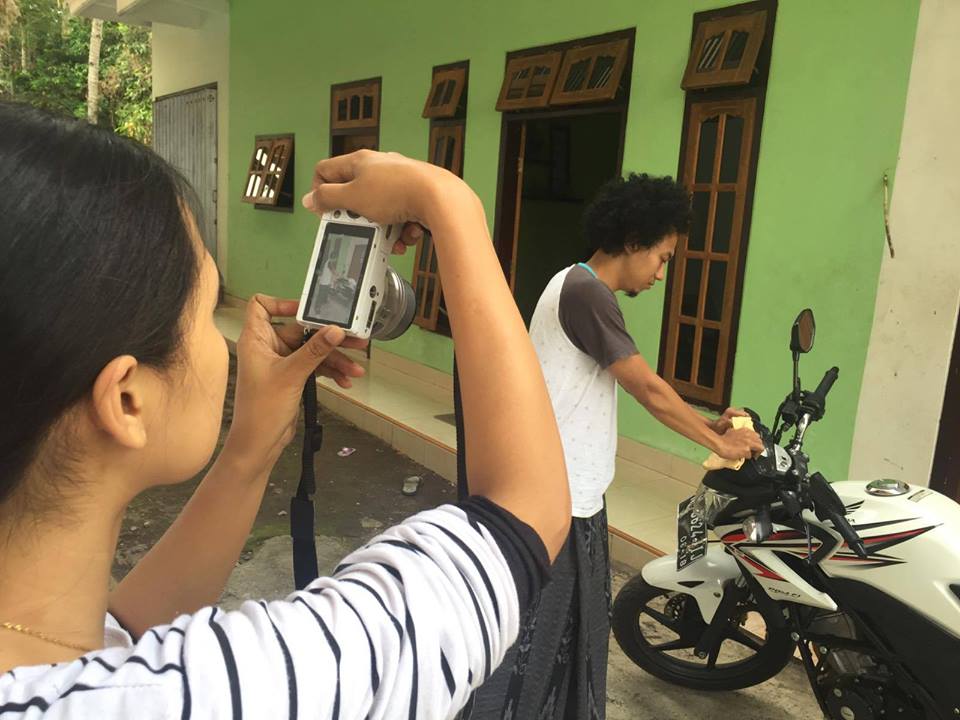 tutorial gabungin foto © 2016 brilio.net